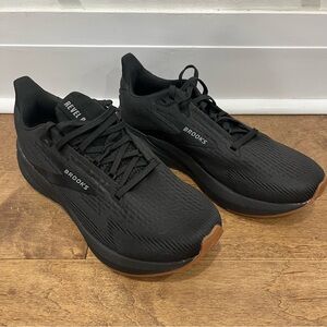 Brooks Women's Revel 8 Neutral Running & Walking - Triple Black Sz 9 B - NEW